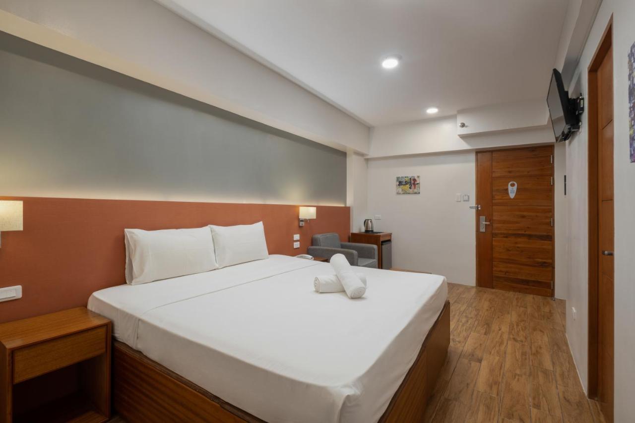 Ihotel Uptown Bgc Тагіг Екстер'єр фото